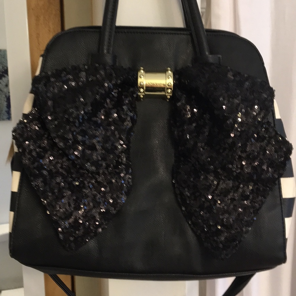 Oversized Betsey Shoulder Bag